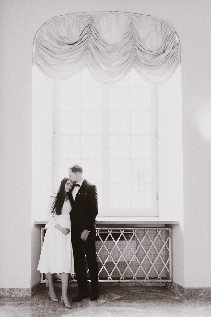 Zimowy ślub w USC Warszawa Stare Miasto – para młoda 