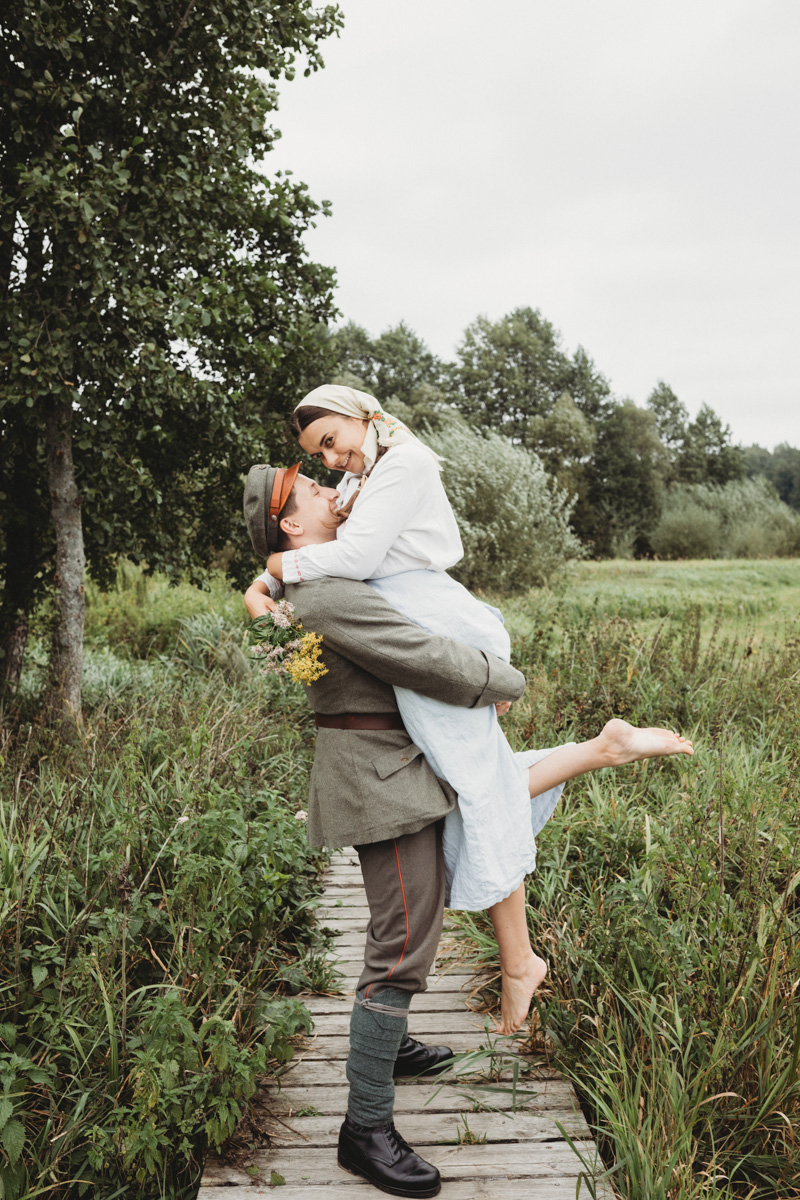 Sesja narzeczeńska na Podlasiu · Kraina Otwartych Okiennic